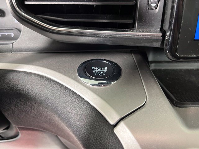 Used 2022 Ford Explorer XLT w/ Equipment Group 202A AWD/4WD image 21