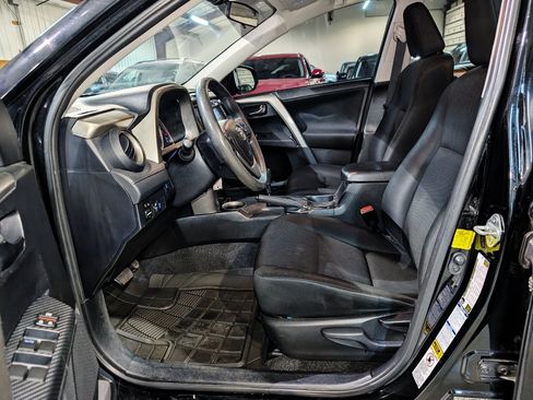 Used 2014 Toyota RAV4 LE AWD/4WD image 16