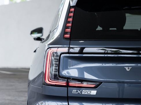 New 2025 Volvo EX90 Ultra image 23