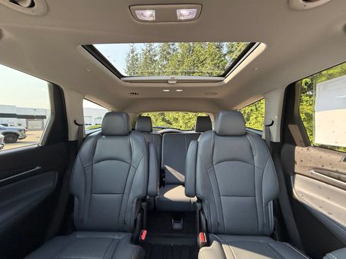 Used 2021 Buick Enclave Essence w/ Sound and Sites Package FWD image 3