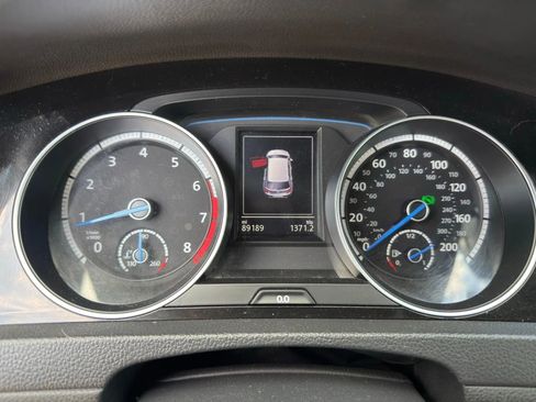 Used 2015 Volkswagen Golf R 4-Door image 16