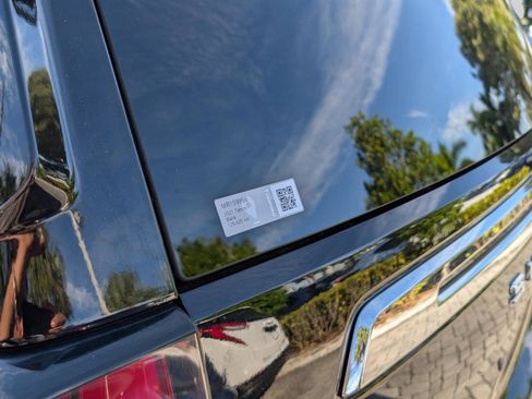 Used 2021 Chevrolet Suburban Premier w/ Premium Package image 19