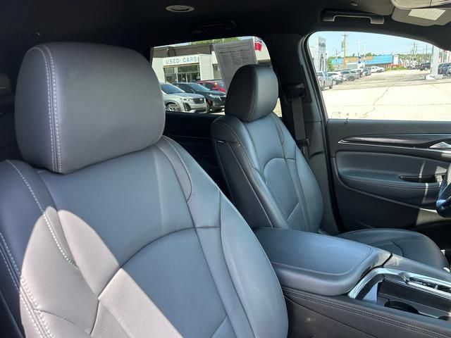 Used 2024 Buick Enclave Premium AWD/4WD image 32