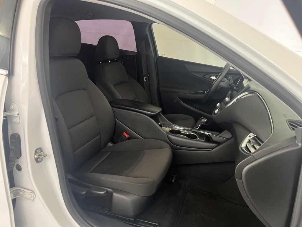 Used 2018 Chevrolet Malibu LT FWD image 20