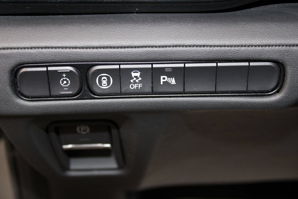 Used 2023 Acura MDX w/ Technology Package AWD/4WD image 39