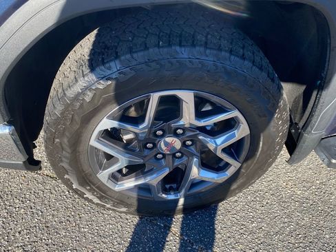 Used 2023 GMC Sierra 1500 SLT w/ SLT Premium Plus Package image 21