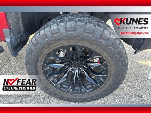 Used 2024 Chevrolet Silverado 1500 LT Trail Boss w/ Convenience Package II AWD/4WD image 13