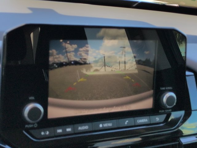Used 2024 Nissan Pathfinder SV FWD image 21