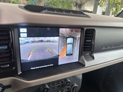 Used 2022 Ford Bronco Wildtrak image 13