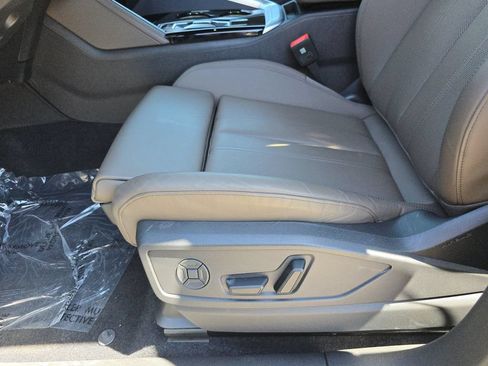 Certified 2025 Audi Q5 Premium Plus w/ Premium Plus AWD/4WD image 17