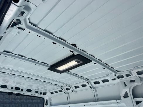 Used 2024 RAM ProMaster 2500 w/ Convenience Group image 12