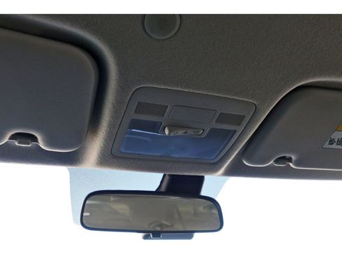 Certified 2025 Hyundai Venue SE image 22