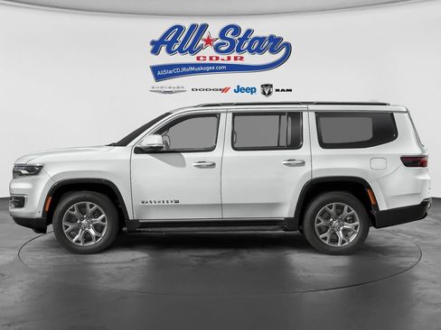 Used 2023 Jeep Wagoneer Series III w/ Preferred Equipment Group AWD/4WD image 5