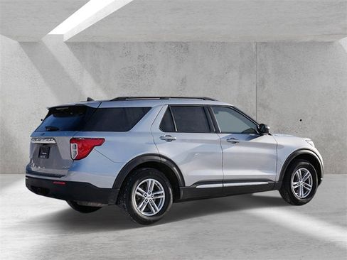 Certified 2021 Ford Explorer XLT w/ Class III Trailer Tow Package image 3