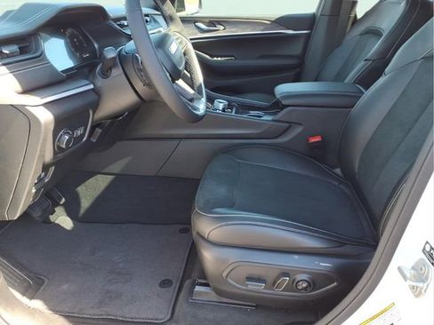 New 2026 Jeep Grand Cherokee 4WD image 14