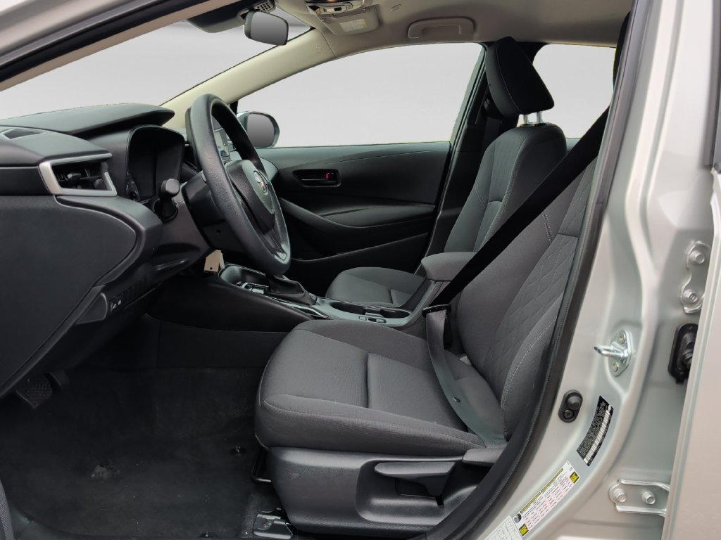 Used 2025 Toyota Corolla LE FWD image 16