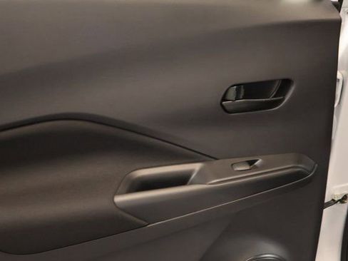 New 2025 Nissan Kicks Play S image 21