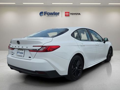 Used 2025 Toyota Camry SE FWD image 7