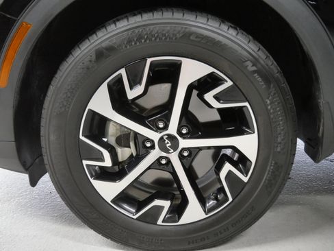 Used 2024 Kia Sportage EX AWD/4WD image 15