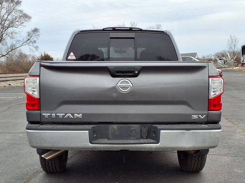 Used 2017 Nissan Titan SV RWD image 7