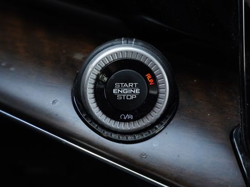 Used 2022 Jeep Grand Wagoneer Series II AWD/4WD image 15