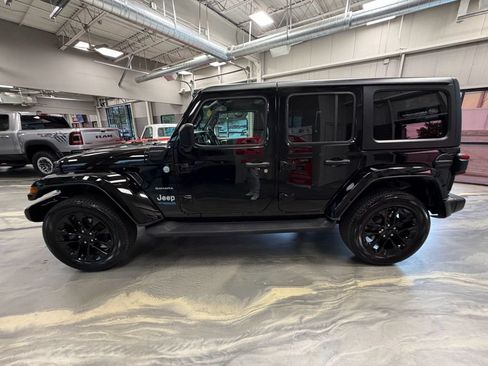 Used 2022 Jeep Wrangler Unlimited Sahara w/ Cold Weather Group AWD/4WD image 36
