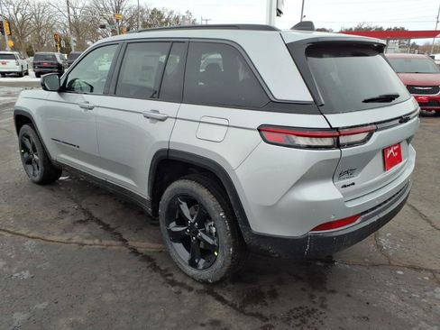 New 2026 Jeep Grand Cherokee Limited w/ Limited Altitude Package AWD/4WD image 4