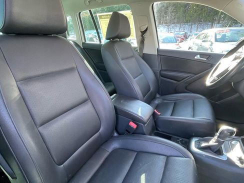 Used 2016 Volkswagen Tiguan SE image 29