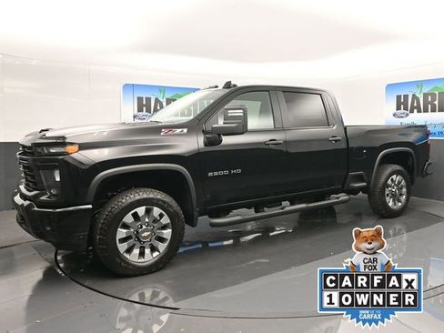 Used 2025 Chevrolet Silverado 2500 Custom w/ Custom Value Package AWD/4WD image 1