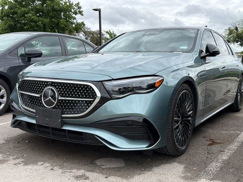 Used 2024 Mercedes-Benz E 350 4MATIC Sedan image 10