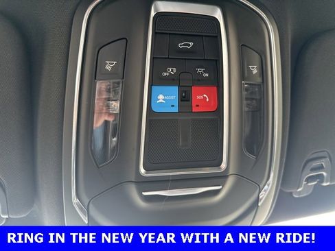 Used 2024 Jeep Wagoneer L Series II image 31