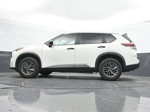 Used 2024 Nissan Rogue S FWD image 47
