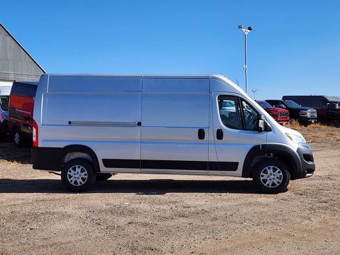 New 2025 RAM ProMaster 1500 w/ Quick Order Package 22G SLT image 2