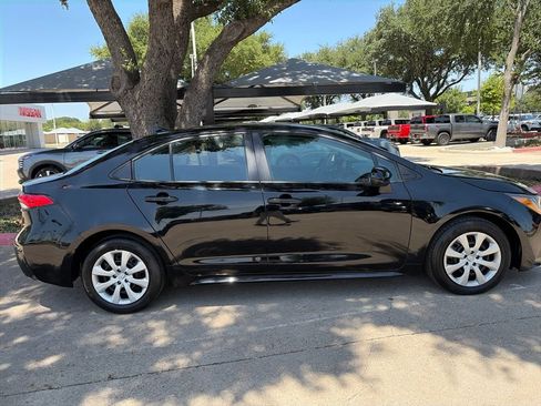 Used 2025 Toyota Corolla LE FWD image 10