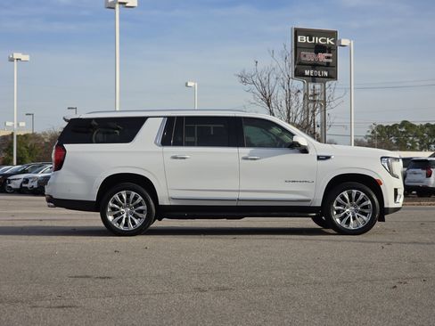 Used 2024 GMC Yukon XL Denali w/ Advanced Technology Package image 8