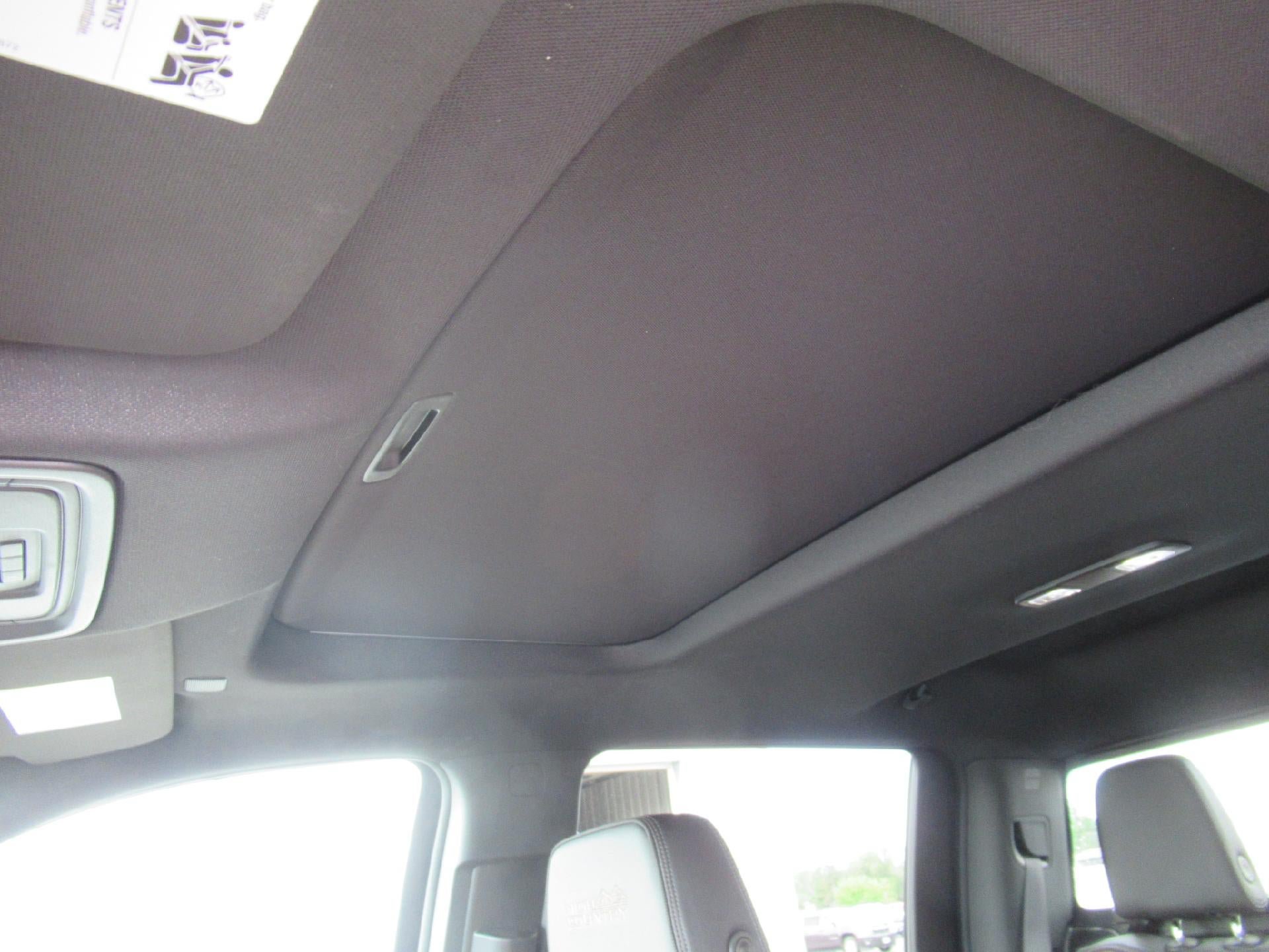 Certified 2023 Chevrolet Silverado 1500 High Country w/ Technology Package AWD/4WD image 12
