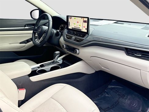 Used 2024 Nissan Altima 2.5 SL image 30