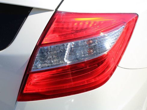 Used 2015 Honda Crosstour EX image 11