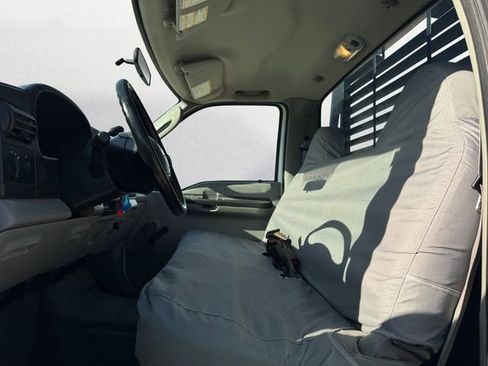 Used 2005 Ford F350 XL image 9