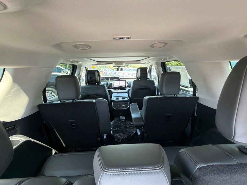 New 2027 Ford Expedition Max Active AWD/4WD image 16