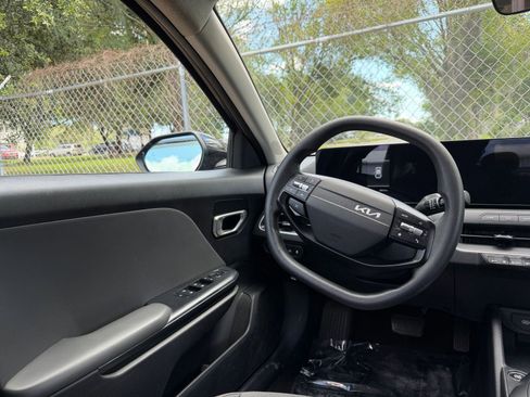 Used 2025 Kia K4 FWD image 33