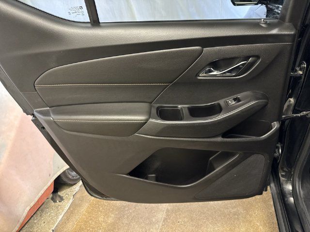 Used 2020 Chevrolet Traverse LT FWD image 24