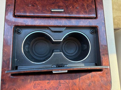 Used 2014 Chevrolet Suburban LTZ image 20