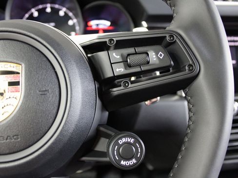 New 2026 Porsche Macan image 28