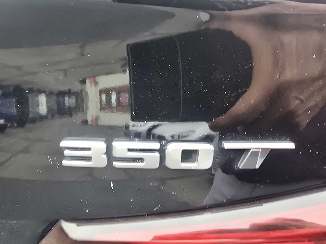 Used 2020 Cadillac XT4 Luxury w/ Cold Weather Package AWD/4WD image 18