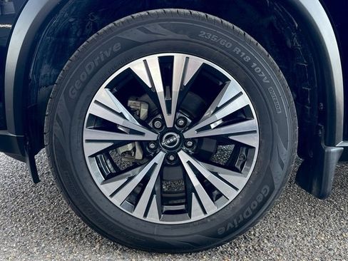 Certified 2023 Nissan Rogue SV image 27