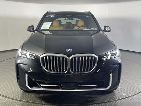 Certified 2024 BMW X5 xDrive40i w/ Premium Package AWD/4WD image 2