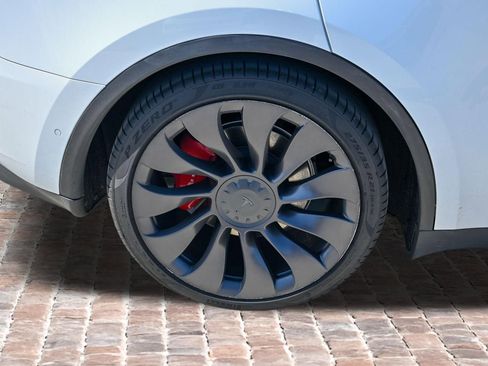 Used 2021 Tesla Model Y Performance AWD/4WD image 32