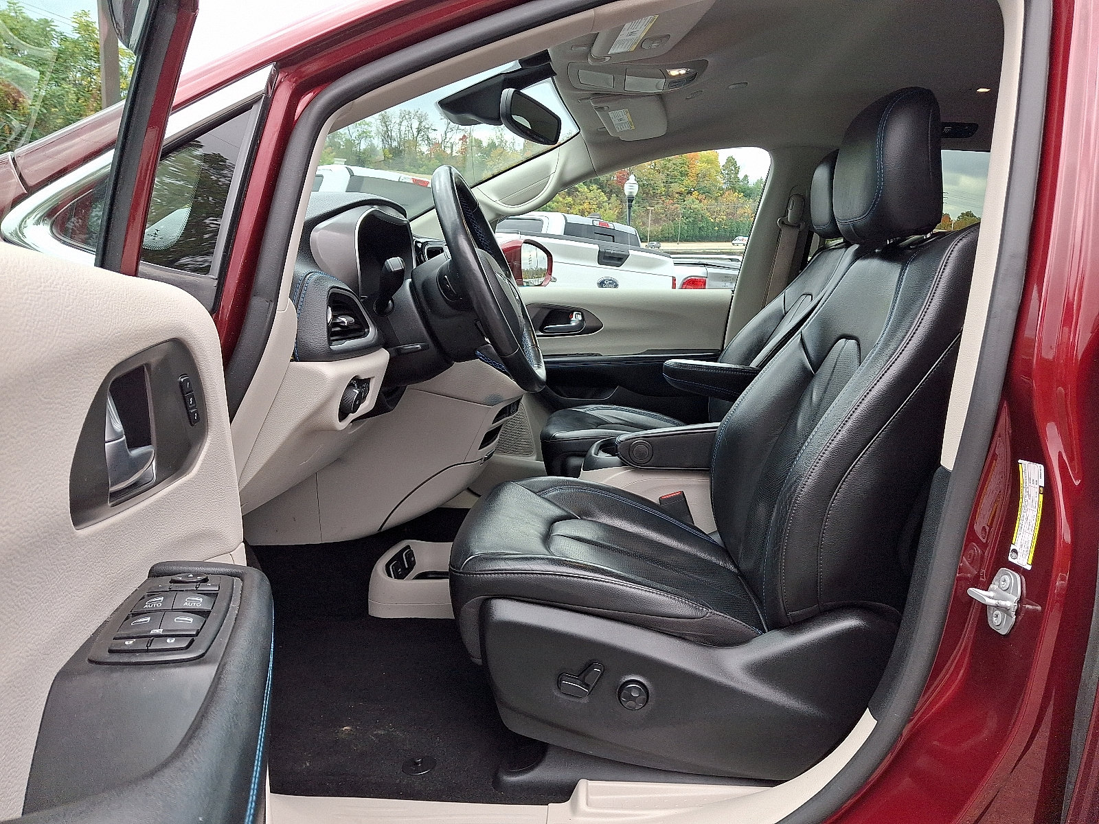Certified 2021 Chrysler Pacifica Touring-L w/ Premium & Safety Sphere Group FWD image 13