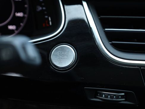 Used 2018 Audi Q7 3.0T Prestige image 8